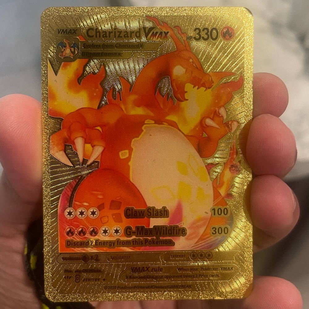 Charizard VMAX Gold Pokémon Card
